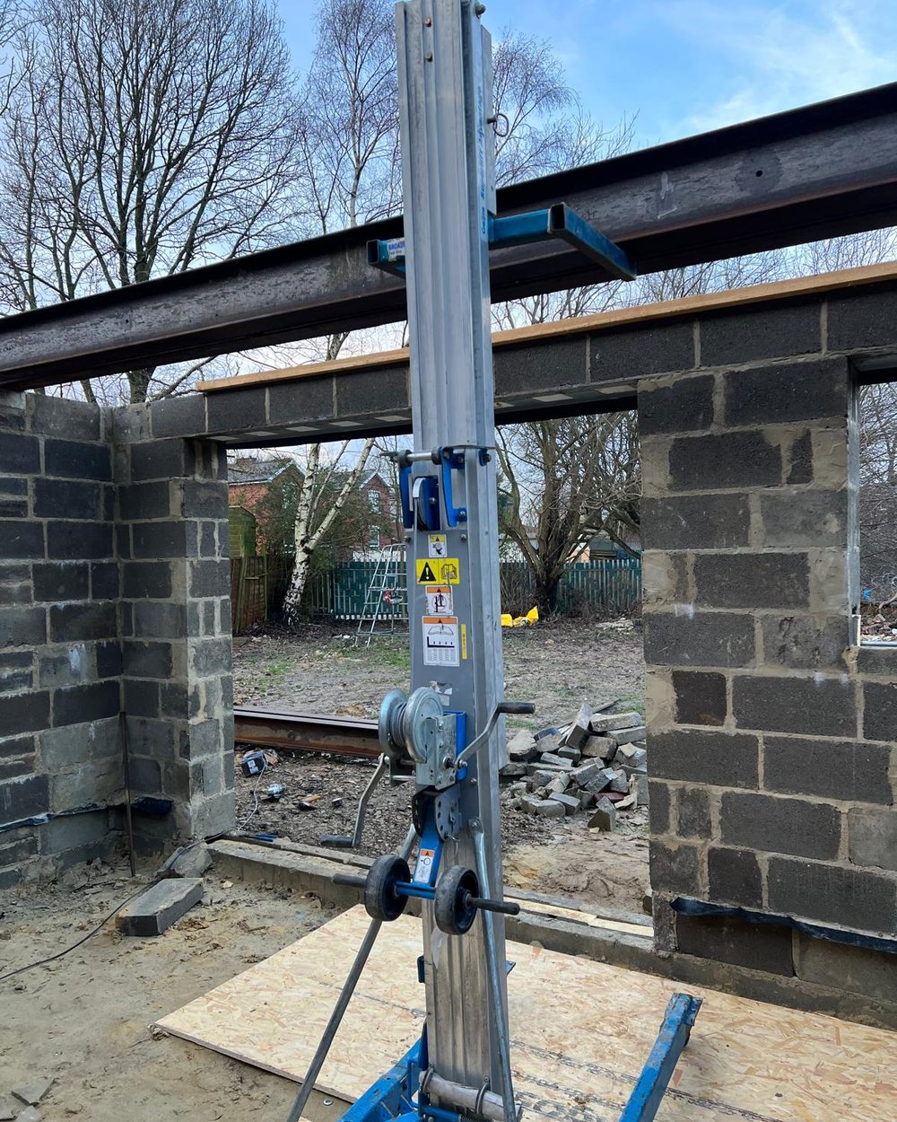 Steel beam set over a new extension opening by Barkerend Builders in Bradford